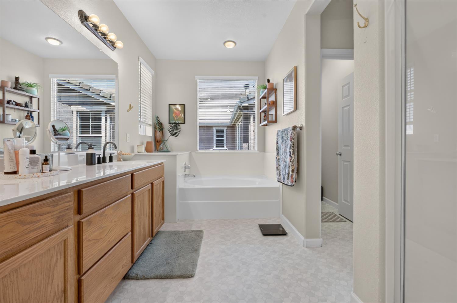 3840 Purple Finch Ln, Modesto, CA 95355