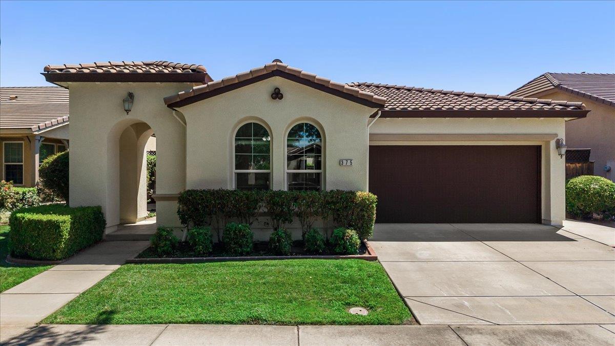 375 Applegate Dr, Oakdale, CA 95361