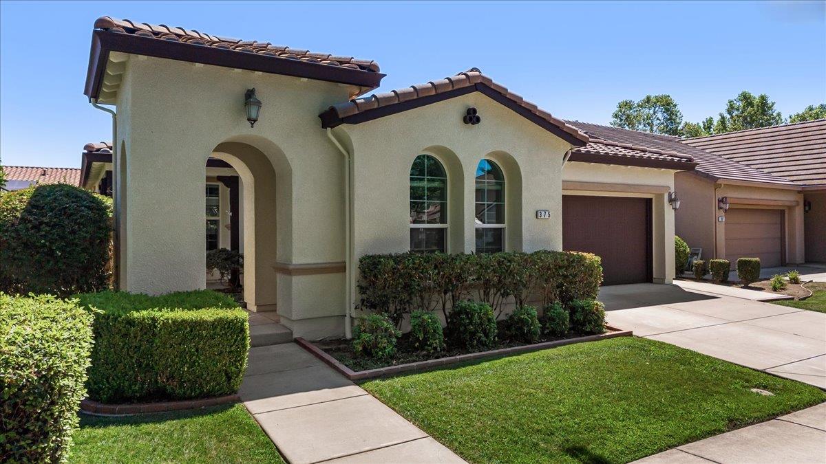 375 Applegate Dr, Oakdale, CA 95361