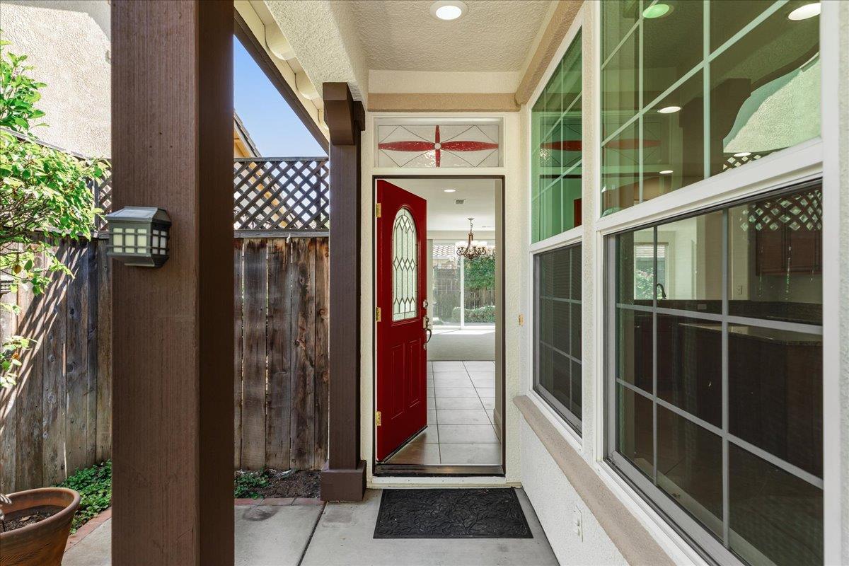 375 Applegate Dr, Oakdale, CA 95361