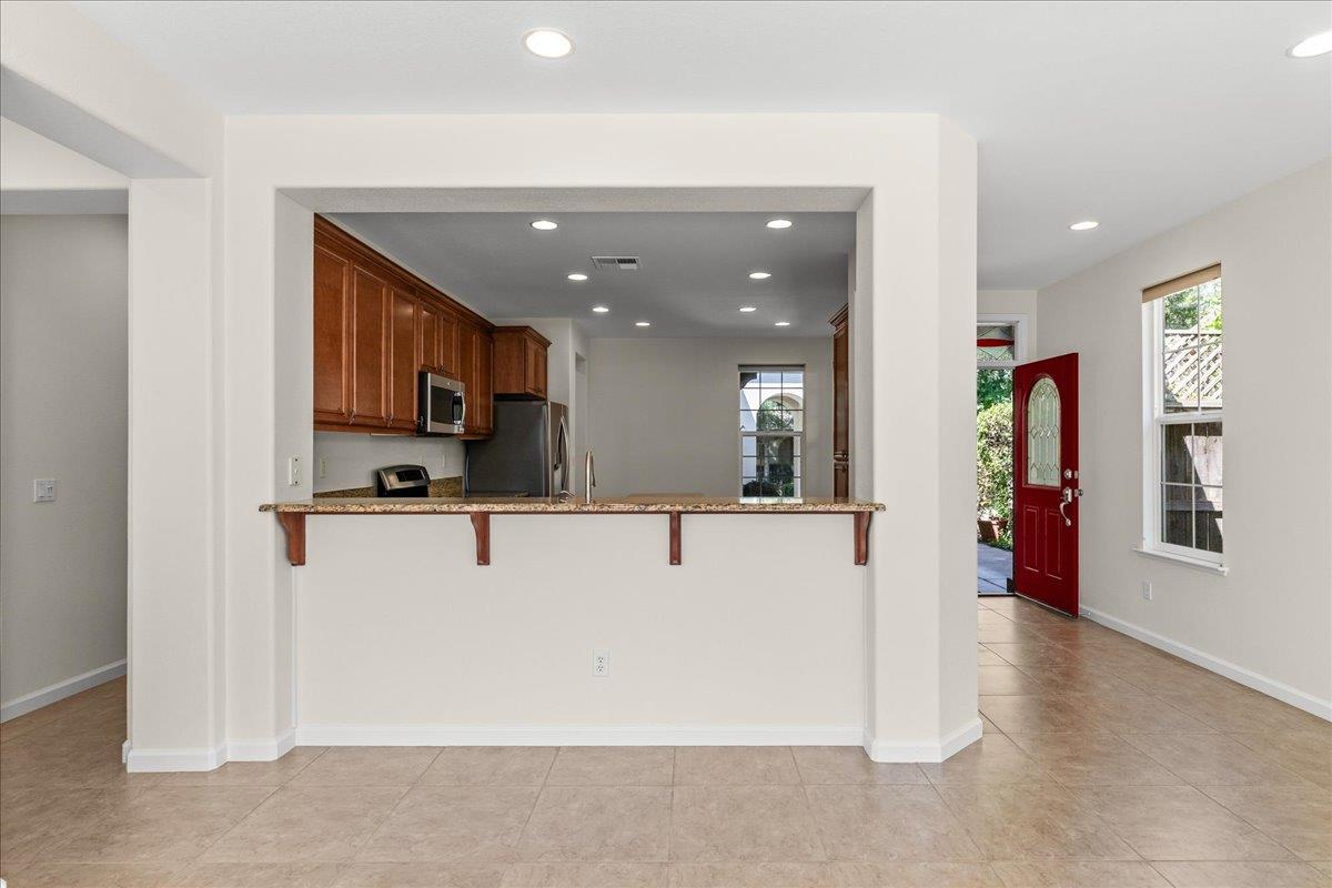 375 Applegate Dr, Oakdale, CA 95361