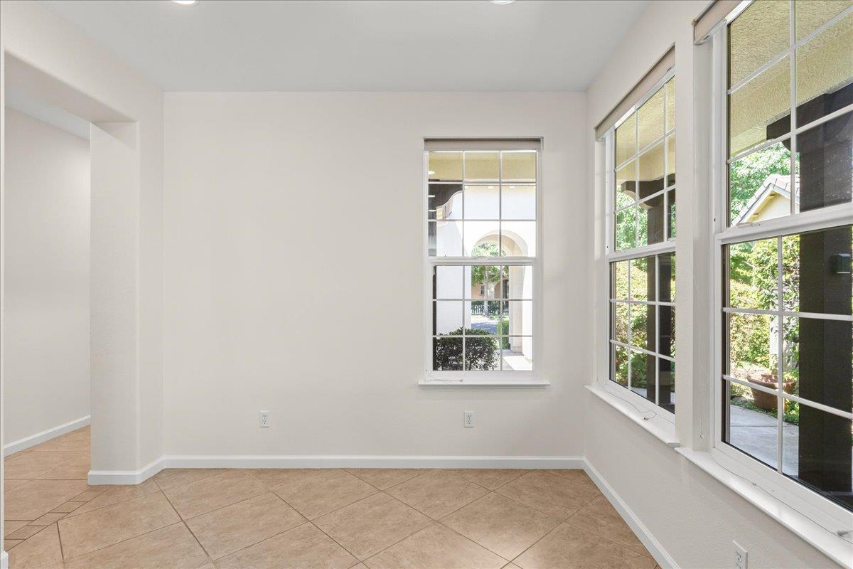 375 Applegate Dr, Oakdale, CA 95361