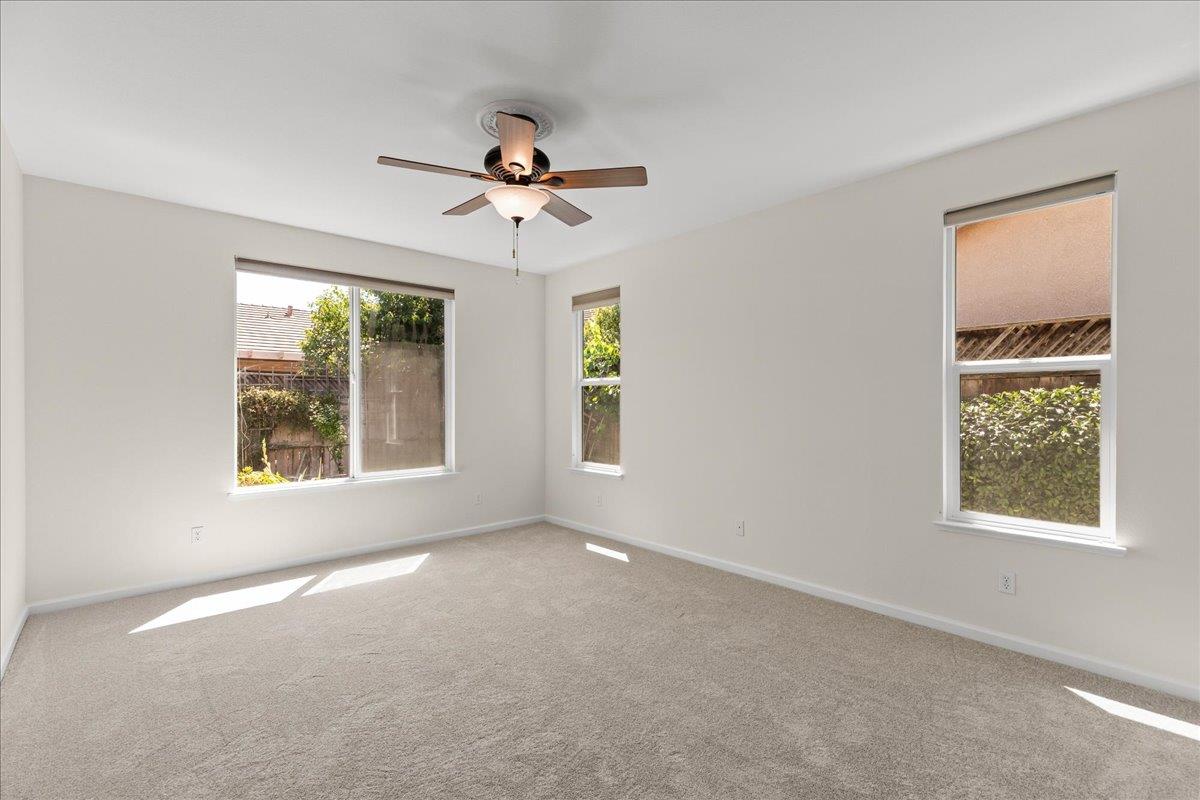 375 Applegate Dr, Oakdale, CA 95361