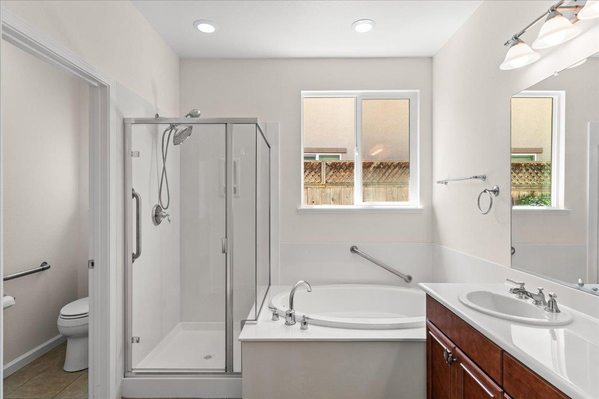 375 Applegate Dr, Oakdale, CA 95361