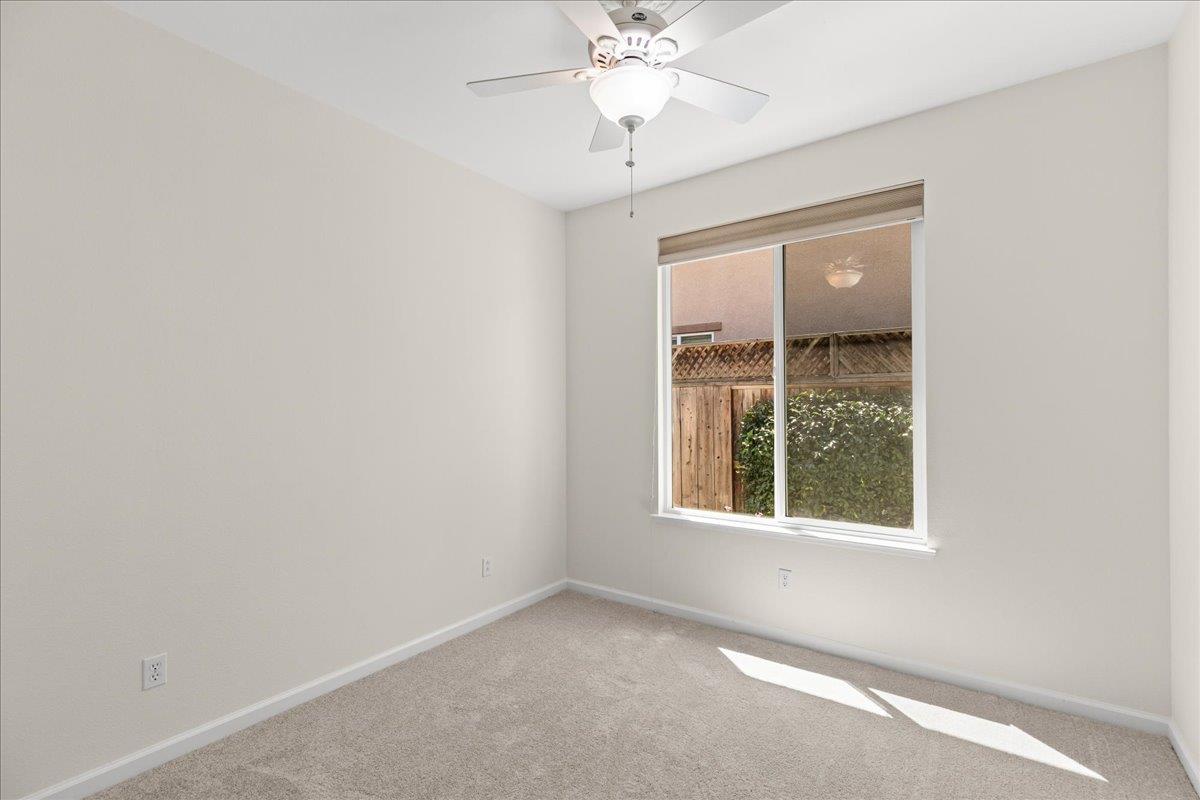 375 Applegate Dr, Oakdale, CA 95361