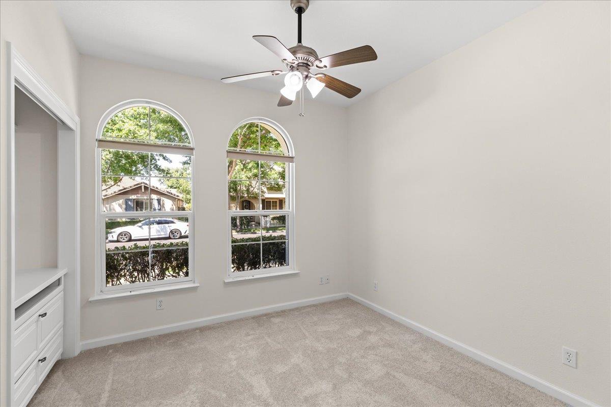375 Applegate Dr, Oakdale, CA 95361