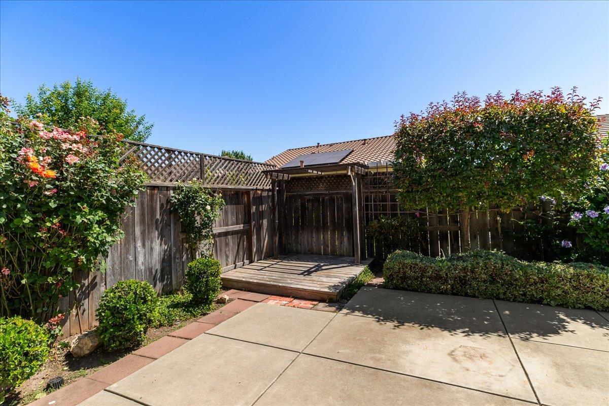 375 Applegate Dr, Oakdale, CA 95361