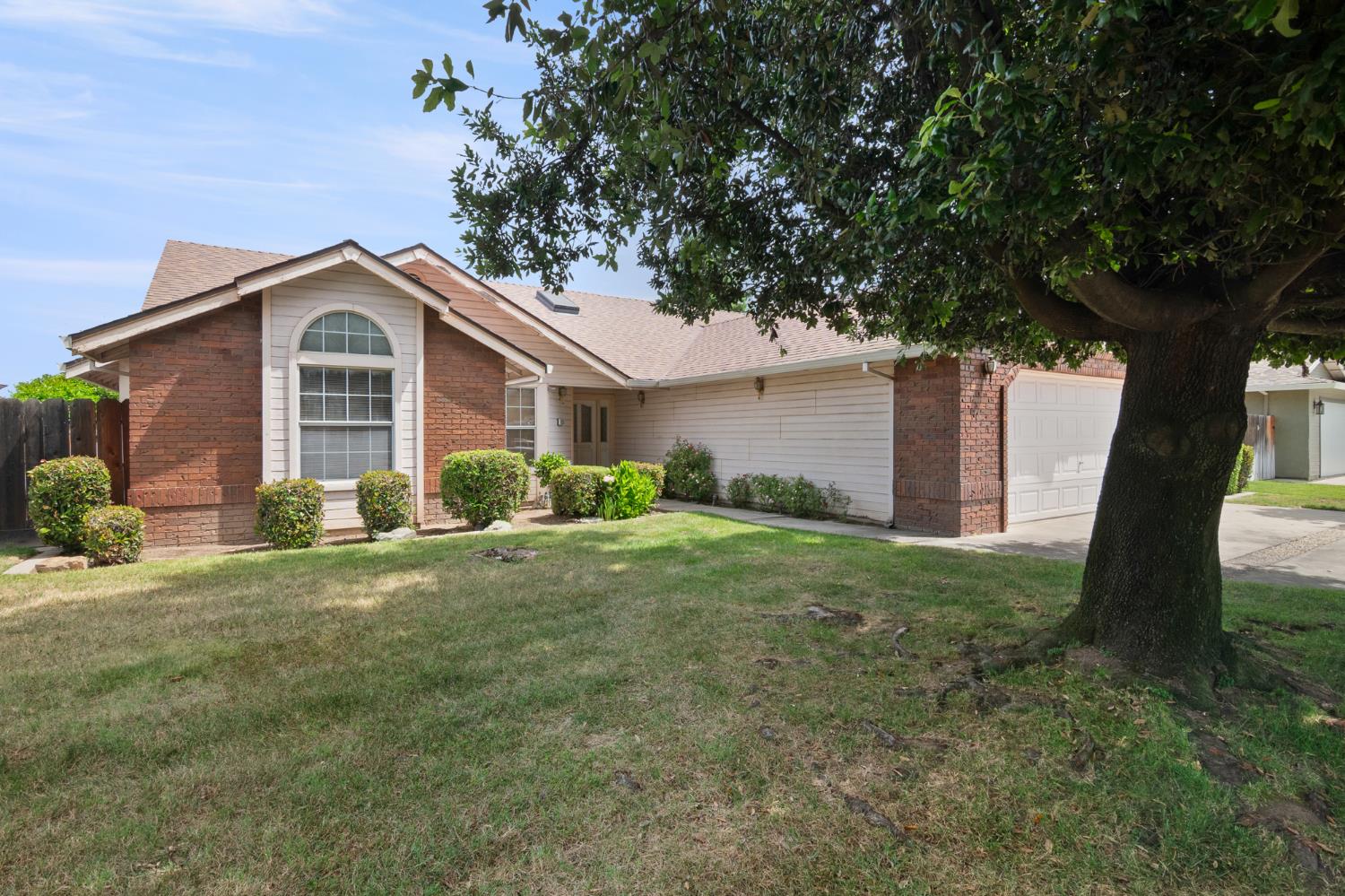 1858 Pontiac St, Oakdale, CA 95361