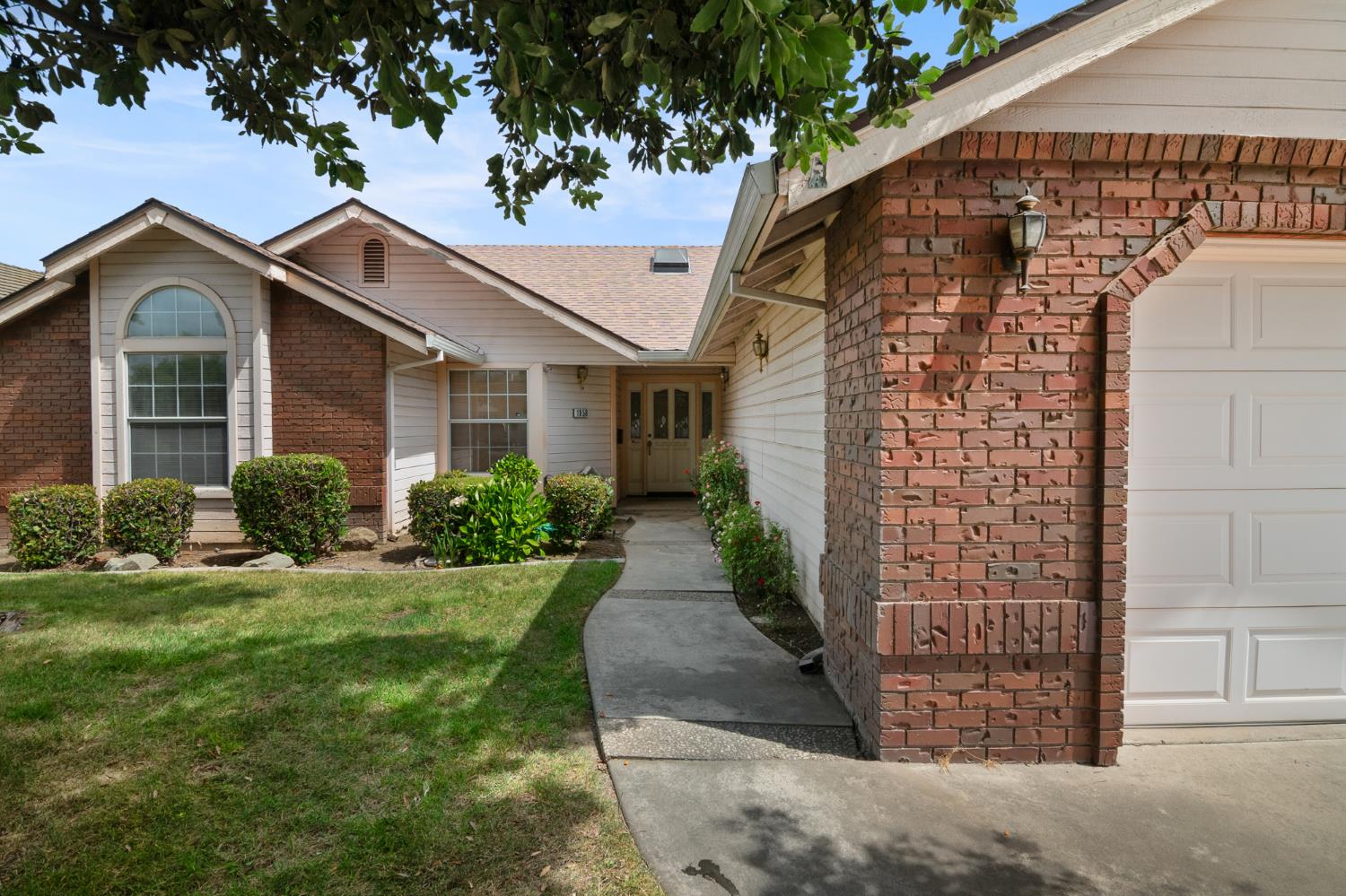 1858 Pontiac St, Oakdale, CA 95361