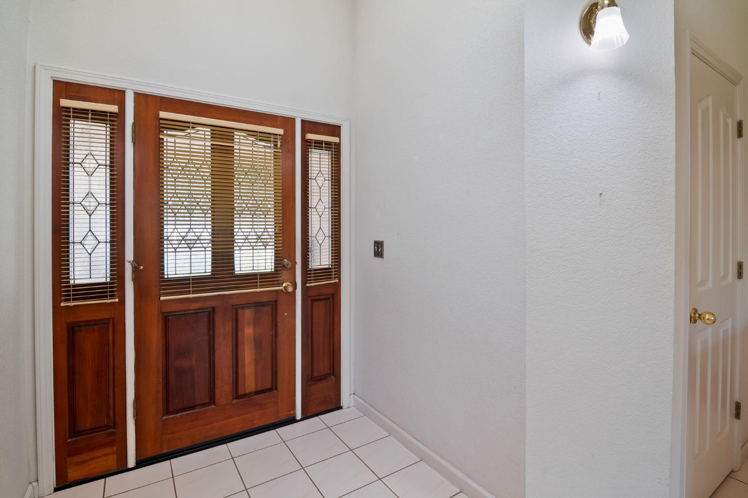1858 Pontiac St, Oakdale, CA 95361