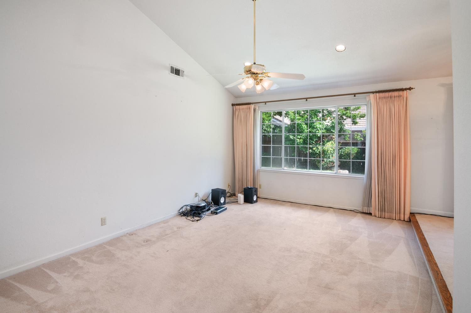1858 Pontiac St, Oakdale, CA 95361