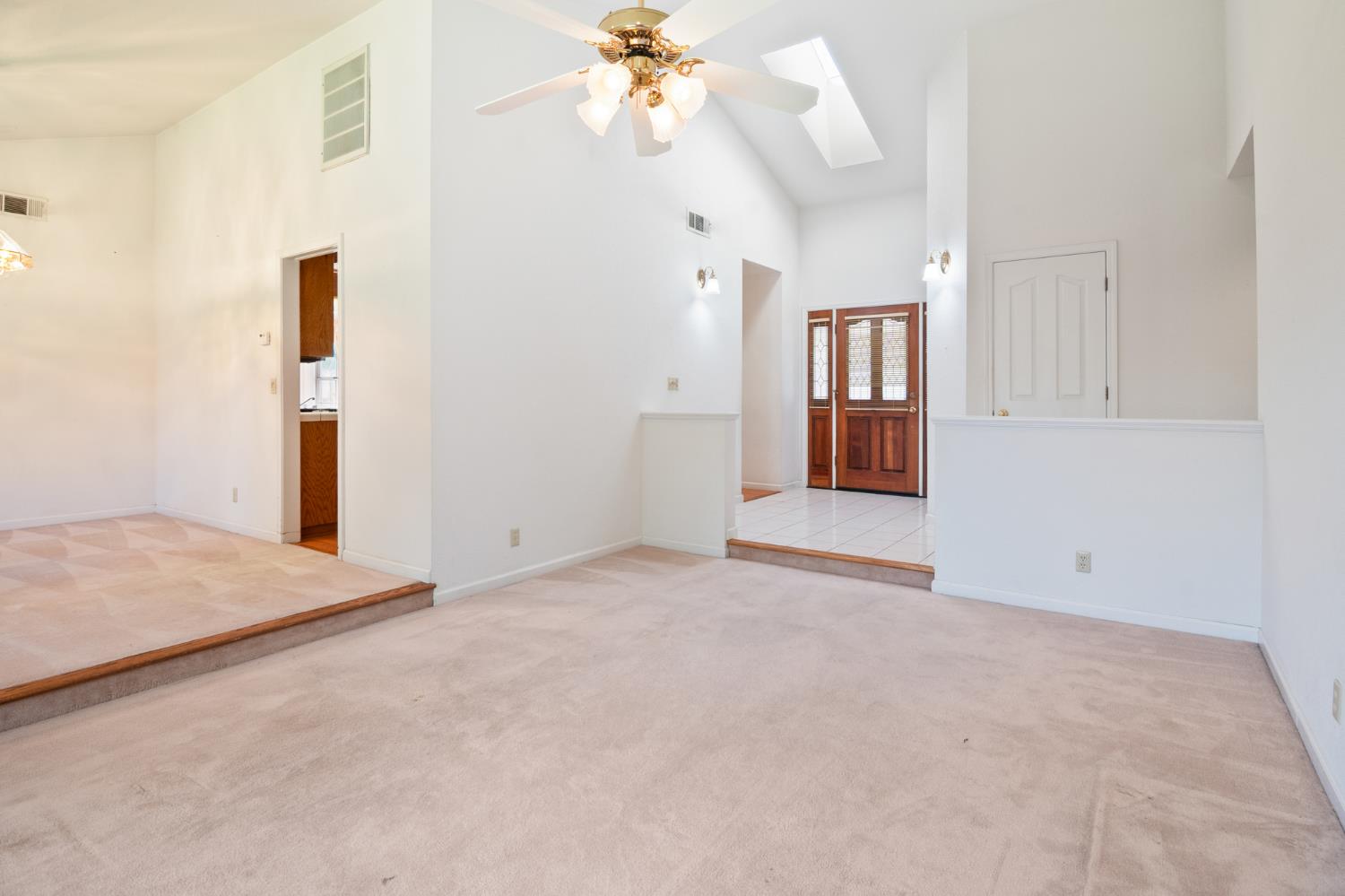 1858 Pontiac St, Oakdale, CA 95361