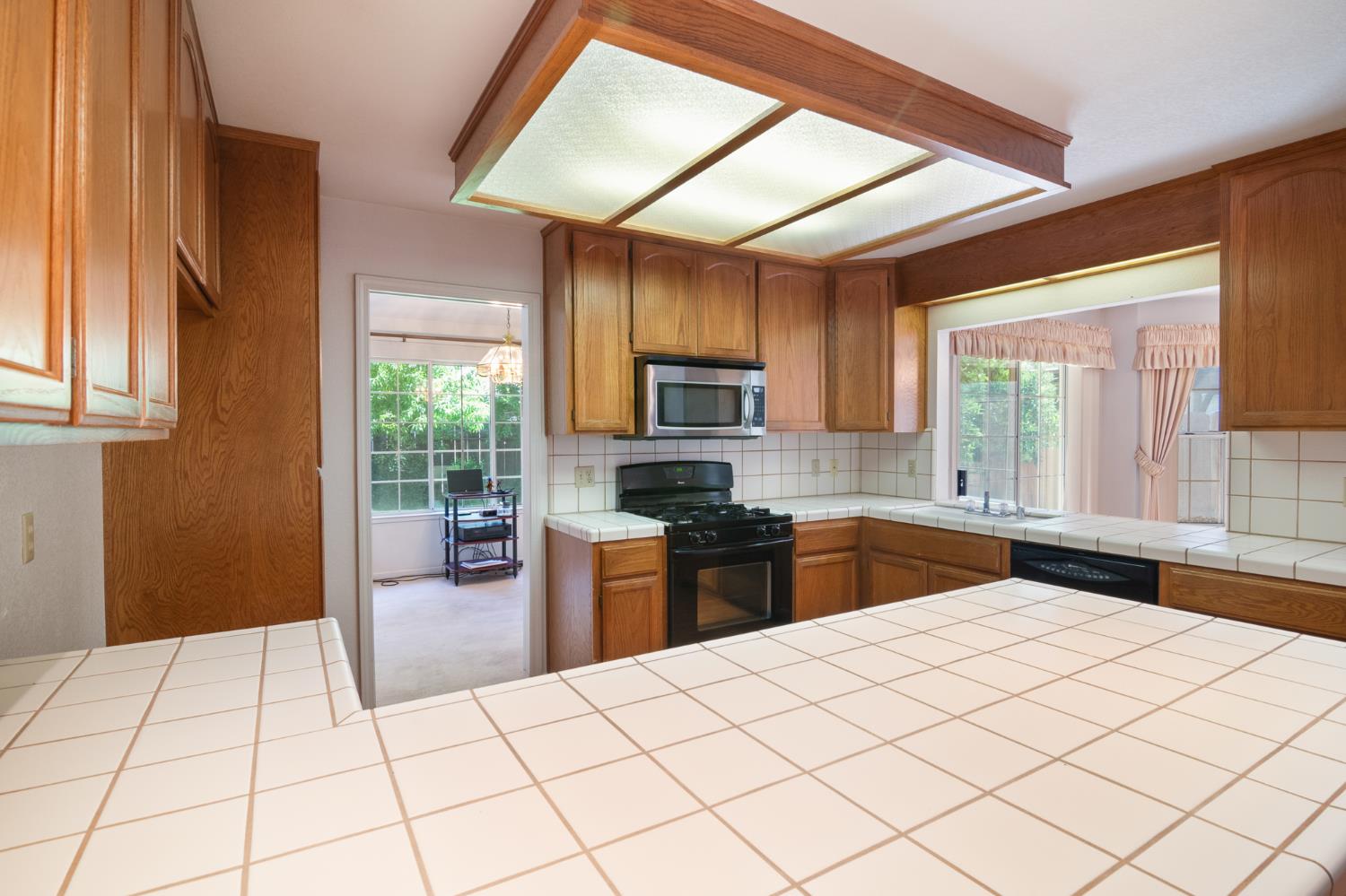 1858 Pontiac St, Oakdale, CA 95361