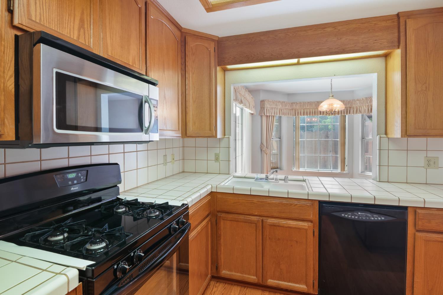 1858 Pontiac St, Oakdale, CA 95361