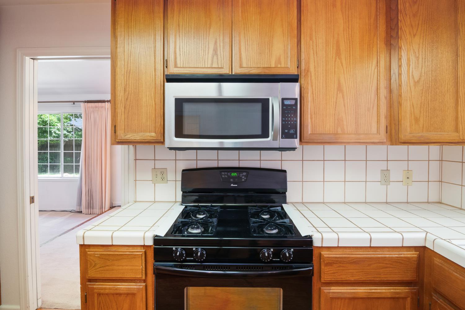 1858 Pontiac St, Oakdale, CA 95361