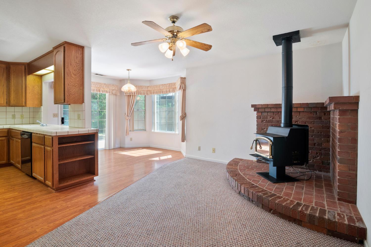 1858 Pontiac St, Oakdale, CA 95361