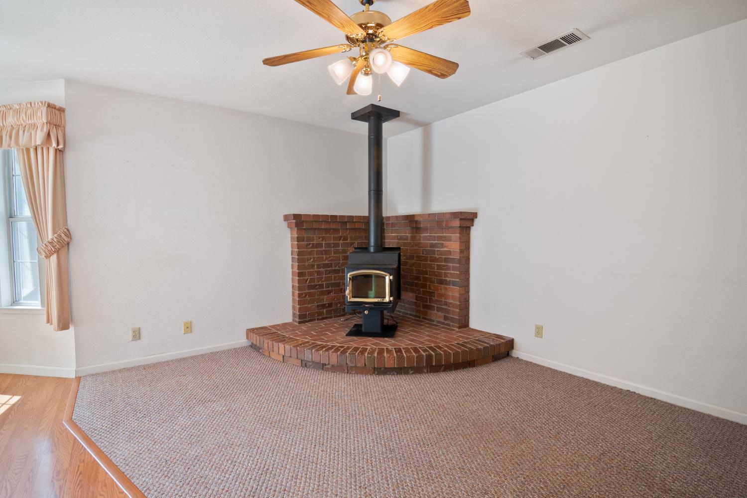 1858 Pontiac St, Oakdale, CA 95361