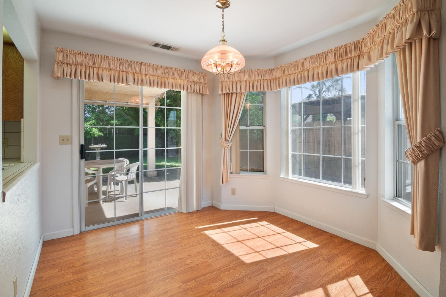 1858 Pontiac St, Oakdale, CA 95361