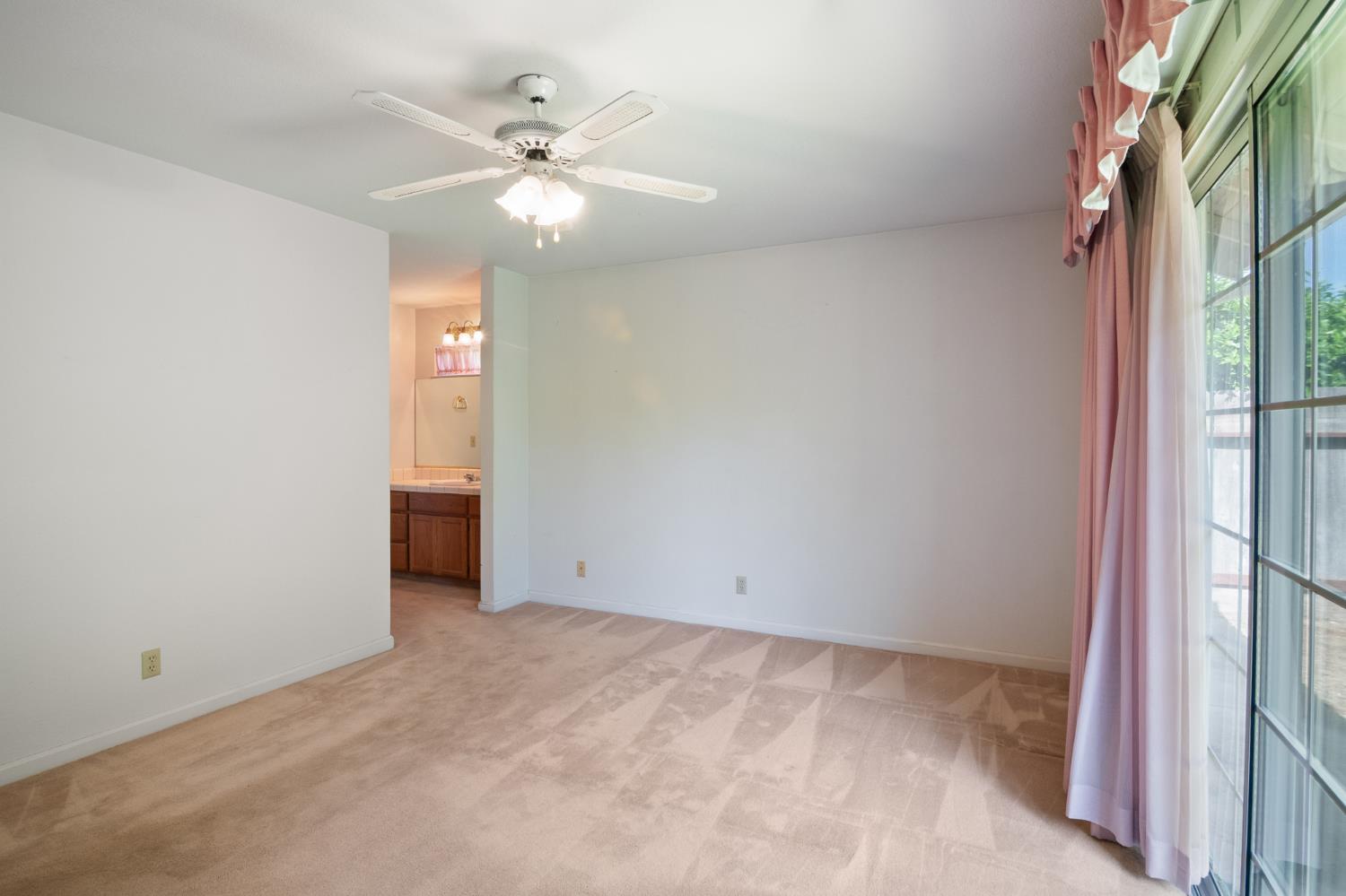 1858 Pontiac St, Oakdale, CA 95361