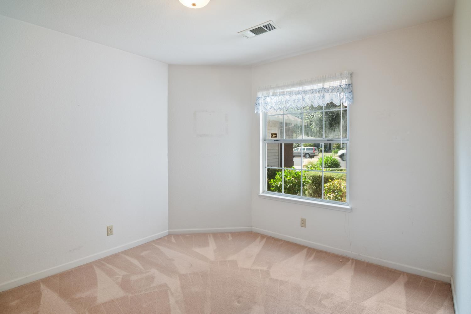 1858 Pontiac St, Oakdale, CA 95361