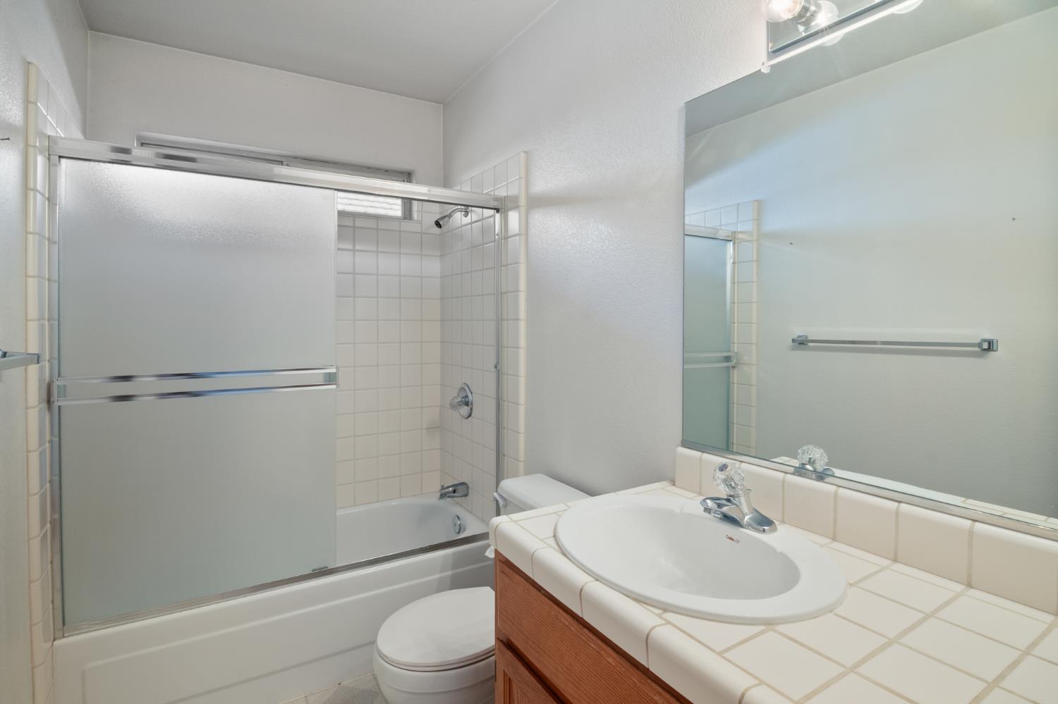 1858 Pontiac St, Oakdale, CA 95361
