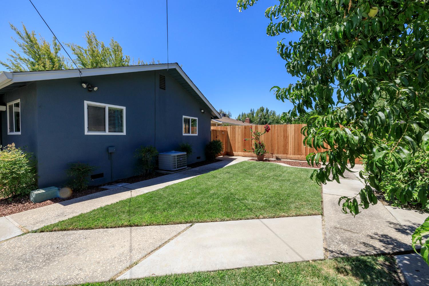 1618 Silkwood Dr, Modesto, CA 95350