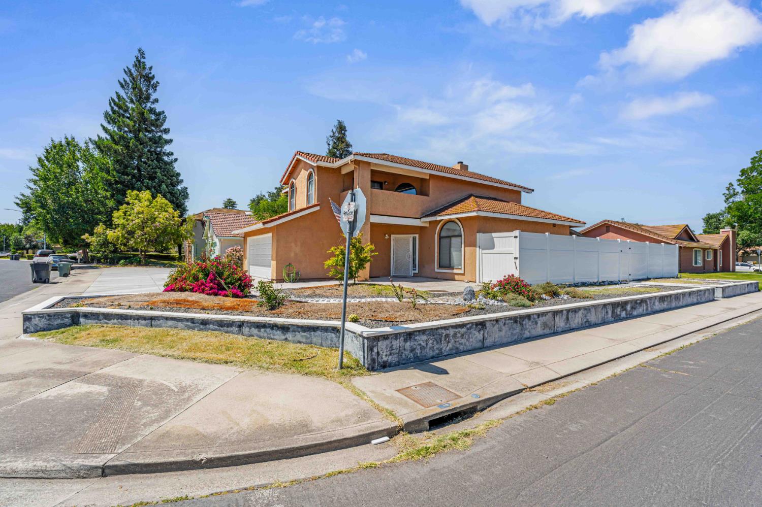 1721 Woodcrest Way, Modesto, CA 95355