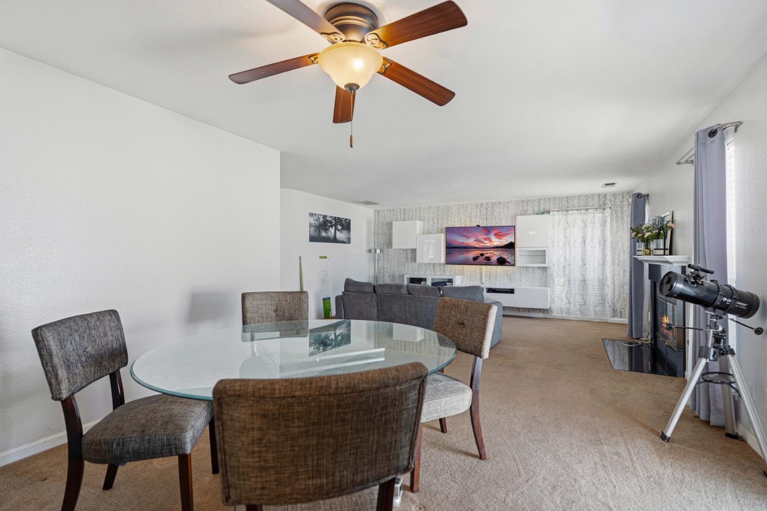 1721 Woodcrest Way, Modesto, CA 95355