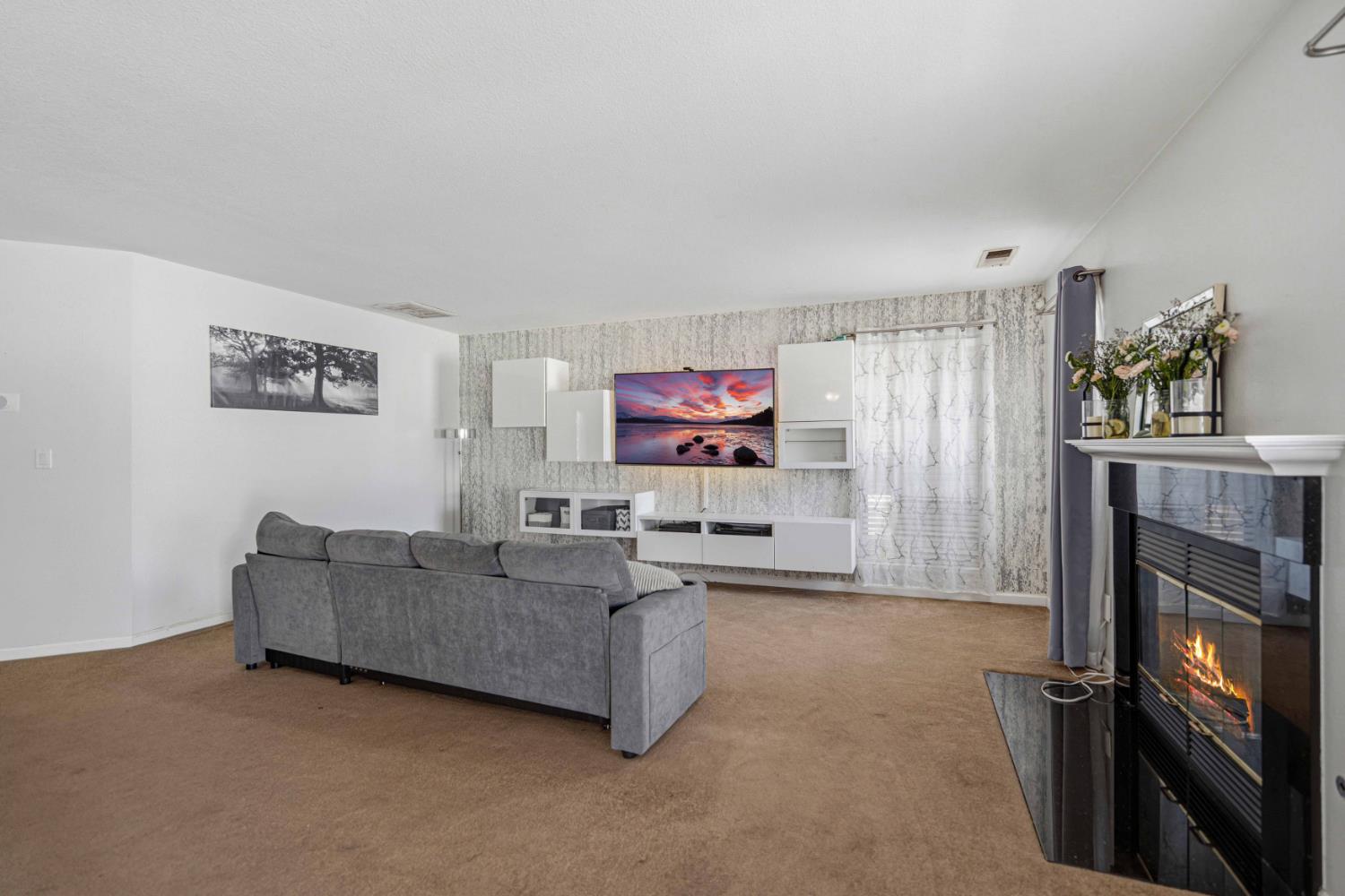 1721 Woodcrest Way, Modesto, CA 95355