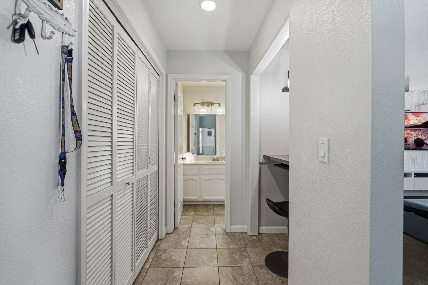 1721 Woodcrest Way, Modesto, CA 95355