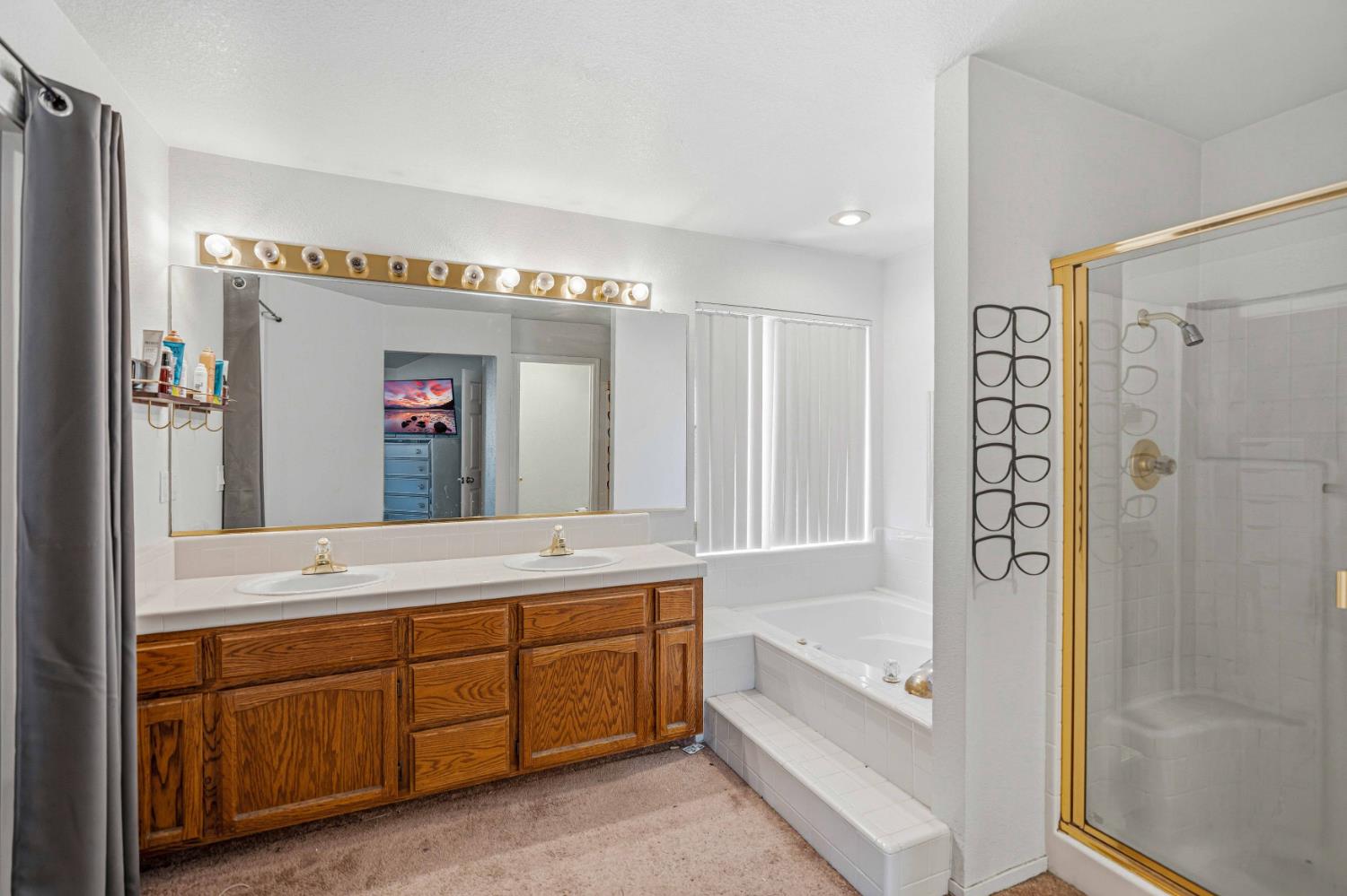 1721 Woodcrest Way, Modesto, CA 95355