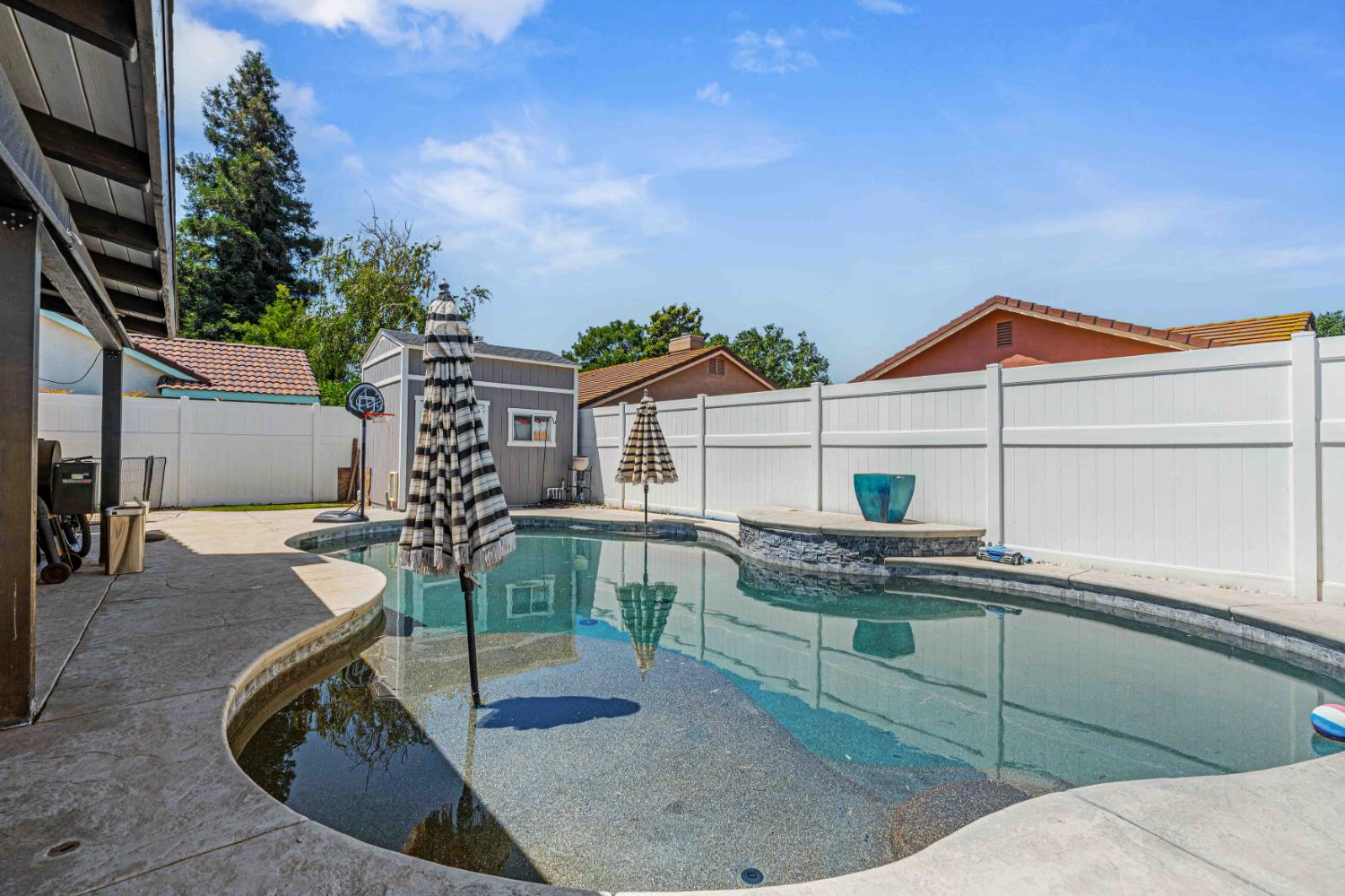 1721 Woodcrest Way, Modesto, CA 95355