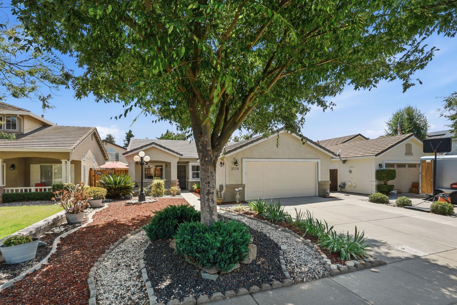 3720 Laurenburg Ave, Modesto, CA 95357