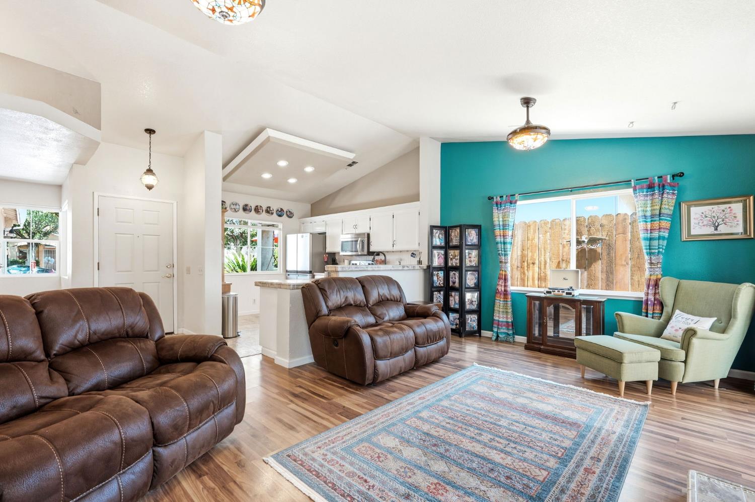 3720 Laurenburg Ave, Modesto, CA 95357