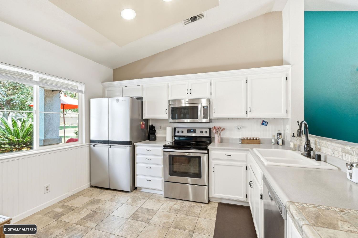 3720 Laurenburg Ave, Modesto, CA 95357