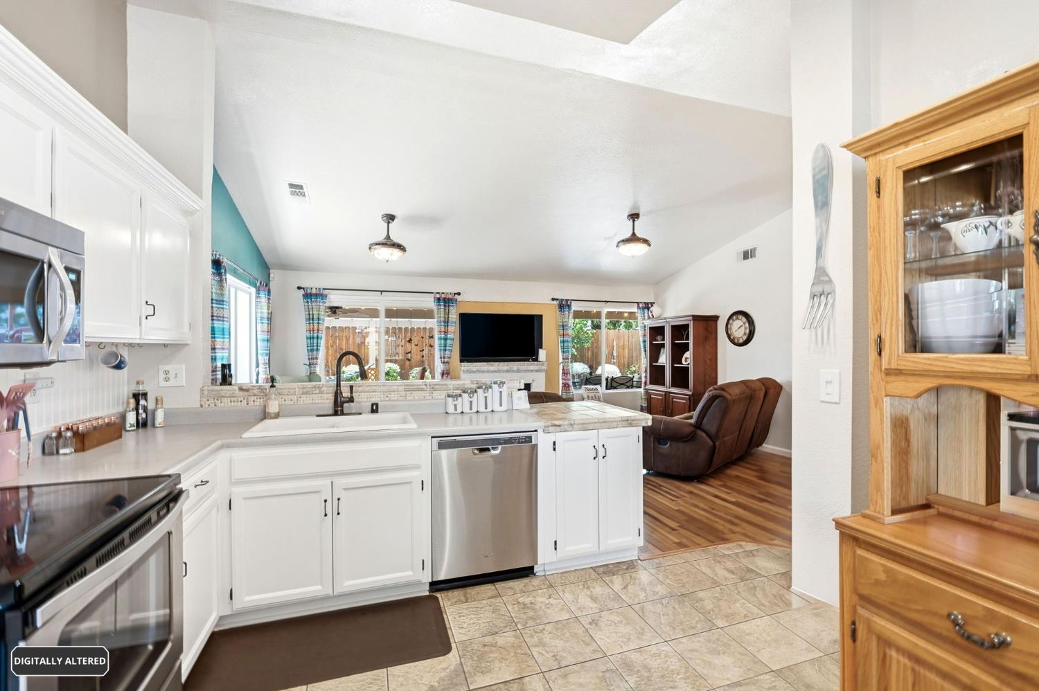 3720 Laurenburg Ave, Modesto, CA 95357