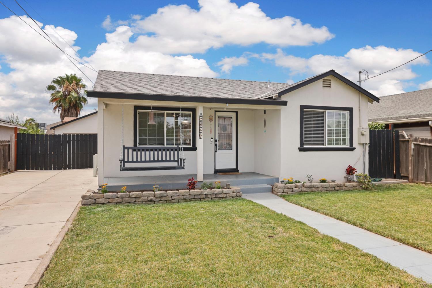 2660 Santa Fe St, Riverbank, CA 95367