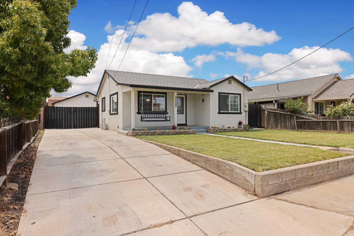 2660 Santa Fe St, Riverbank, CA 95367