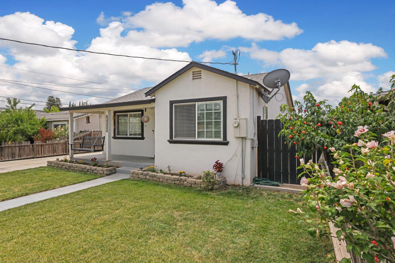 2660 Santa Fe St, Riverbank, CA 95367