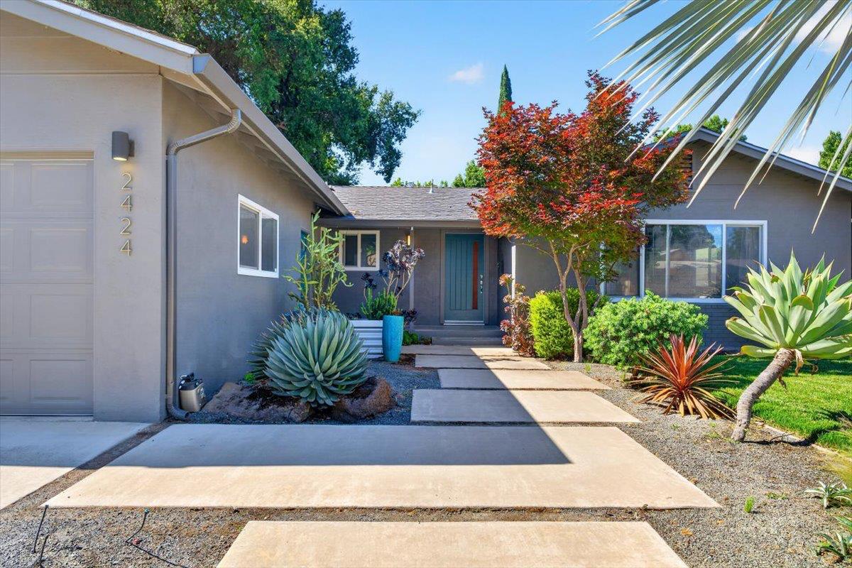 2424 Killarney Way, Modesto, CA 95355