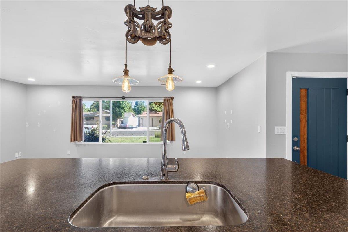 2424 Killarney Way, Modesto, CA 95355