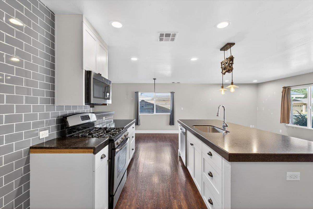 2424 Killarney Way, Modesto, CA 95355