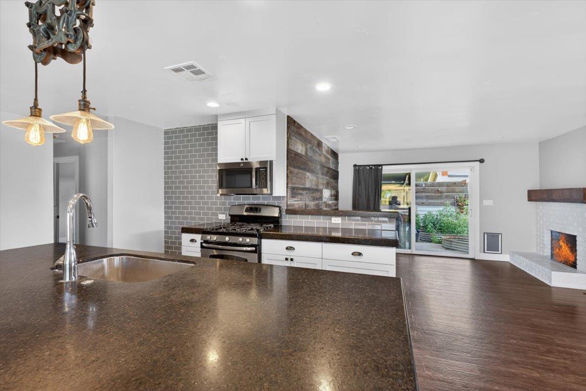 2424 Killarney Way, Modesto, CA 95355