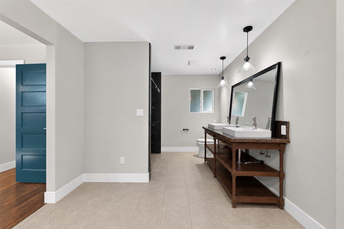 2424 Killarney Way, Modesto, CA 95355