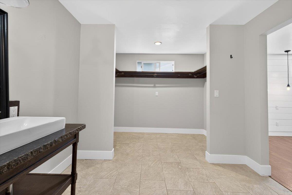2424 Killarney Way, Modesto, CA 95355