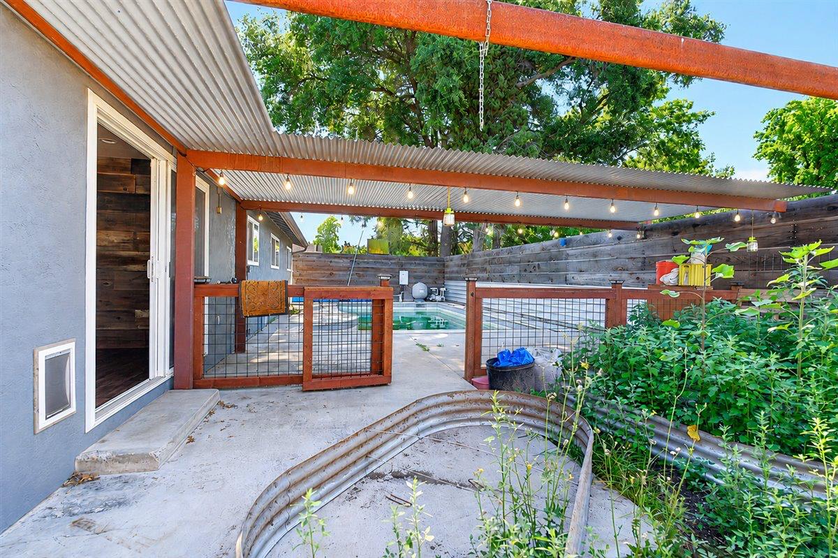 2424 Killarney Way, Modesto, CA 95355