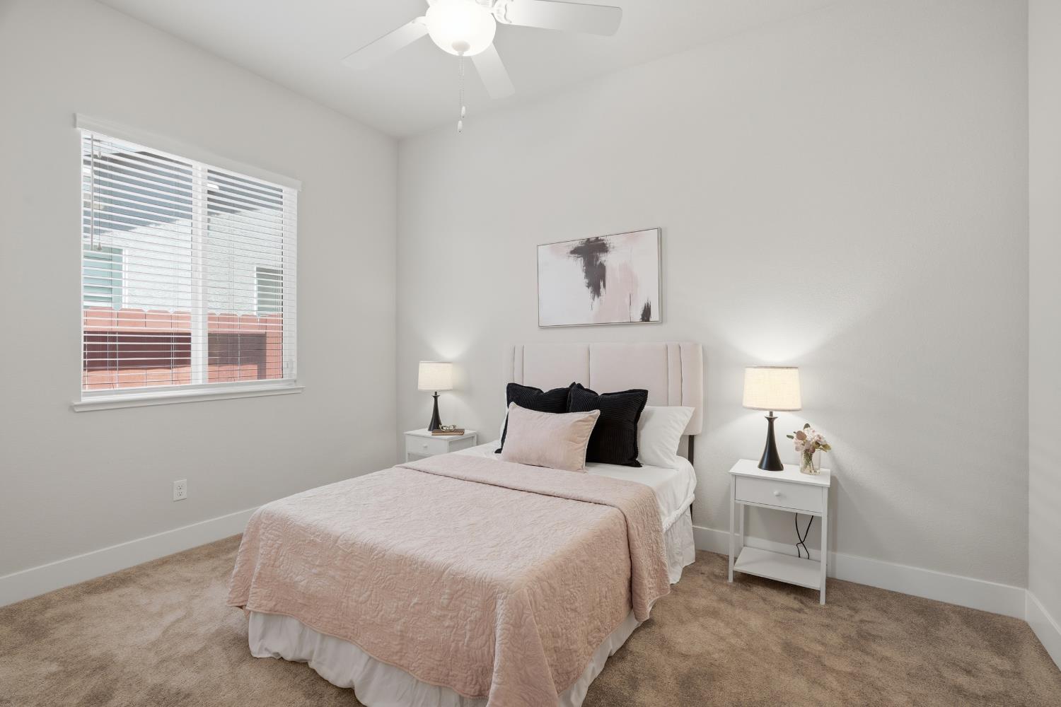 2466 Paramount Ln, Manteca, CA 95337