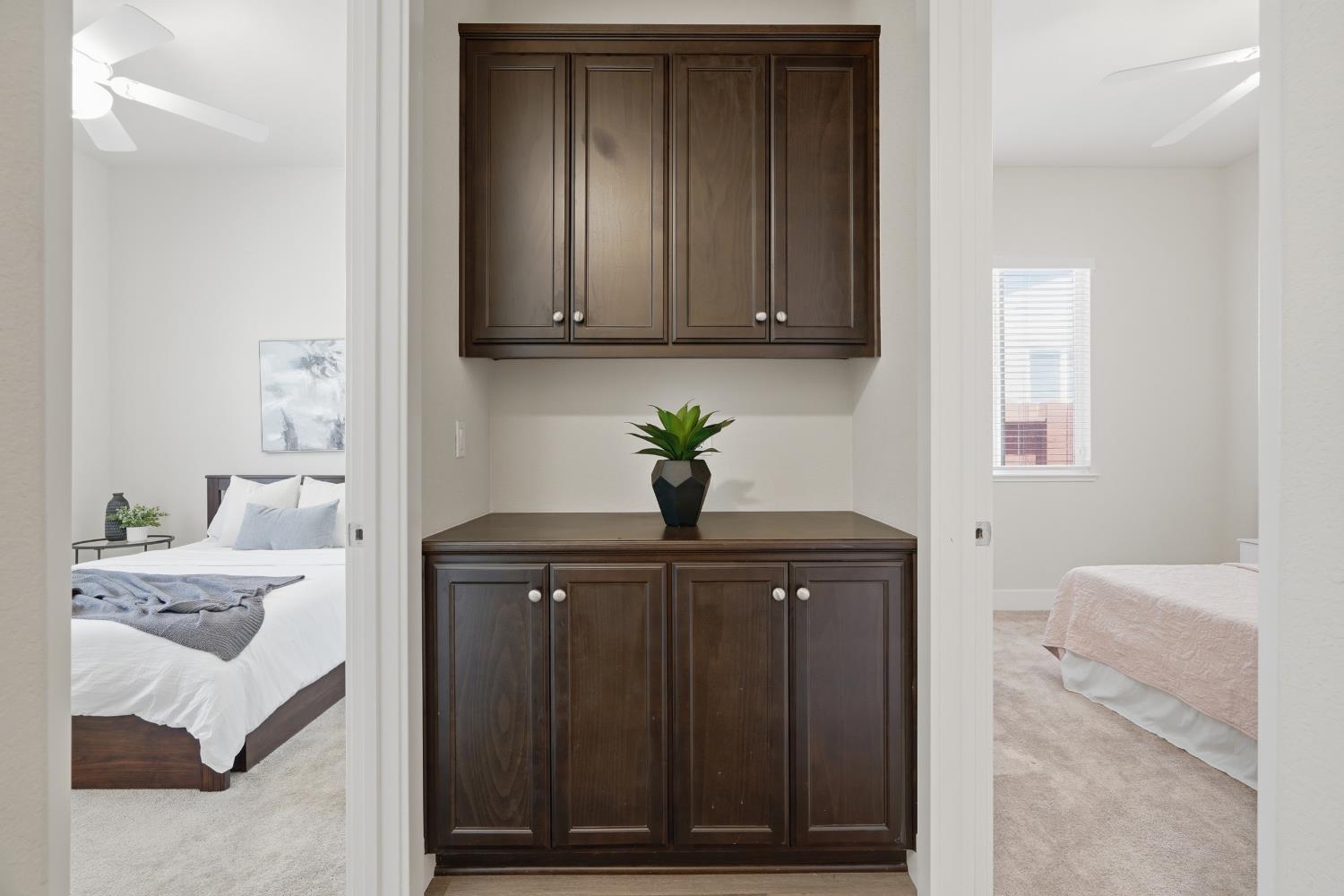2466 Paramount Ln, Manteca, CA 95337
