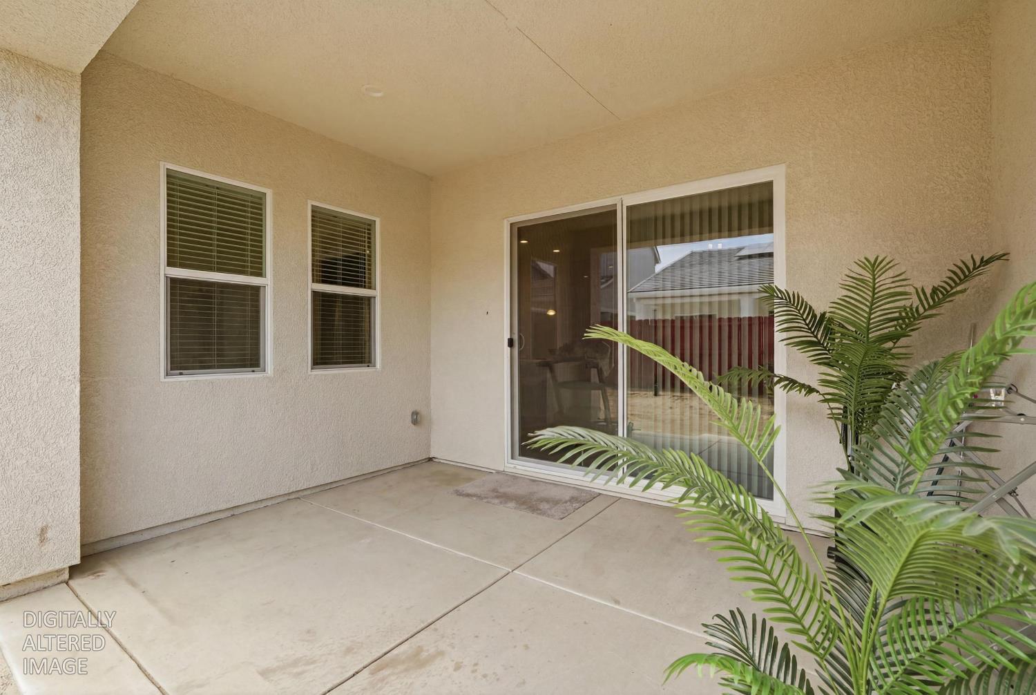 2466 Paramount Ln, Manteca, CA 95337