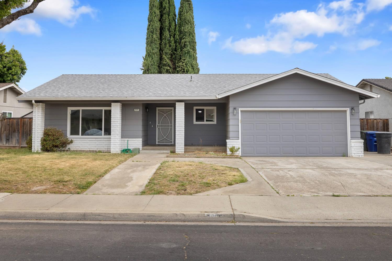 3225 Nightingale Dr, Modesto, CA 95356